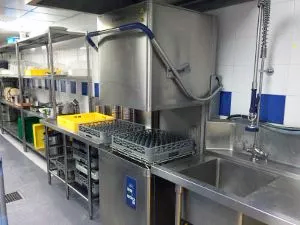 ホスピタリティー学部業務用洗浄機