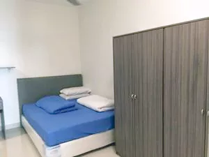 Small Room (1-Person Room: Large Bed: Private Shower & Toilet)
