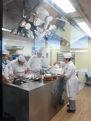 ホスピタリティー学部実習授業風景