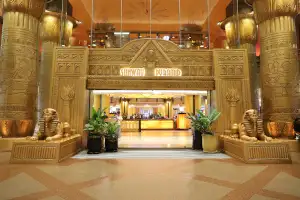 Sunway Pyramid Shopping Mall Entrance